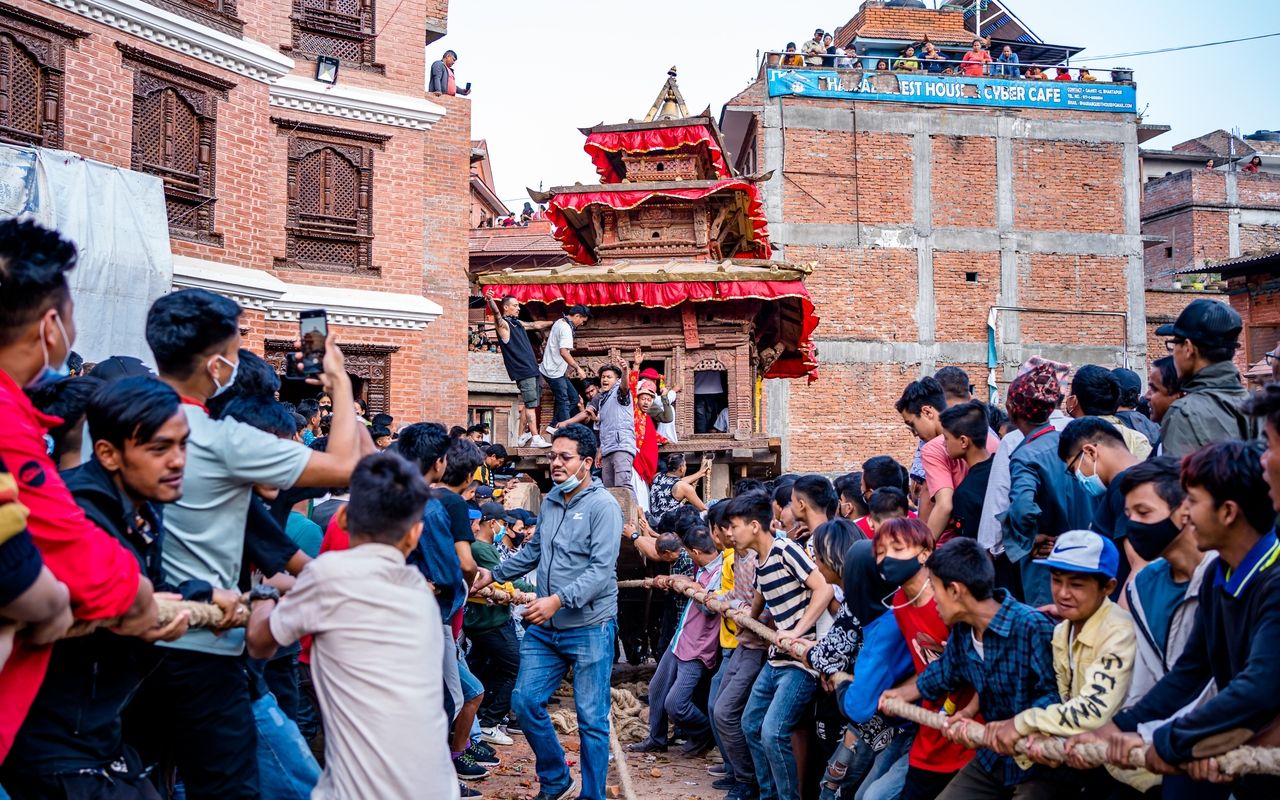 Newari feiern das lokale Biska-Fest in Bhaktapur