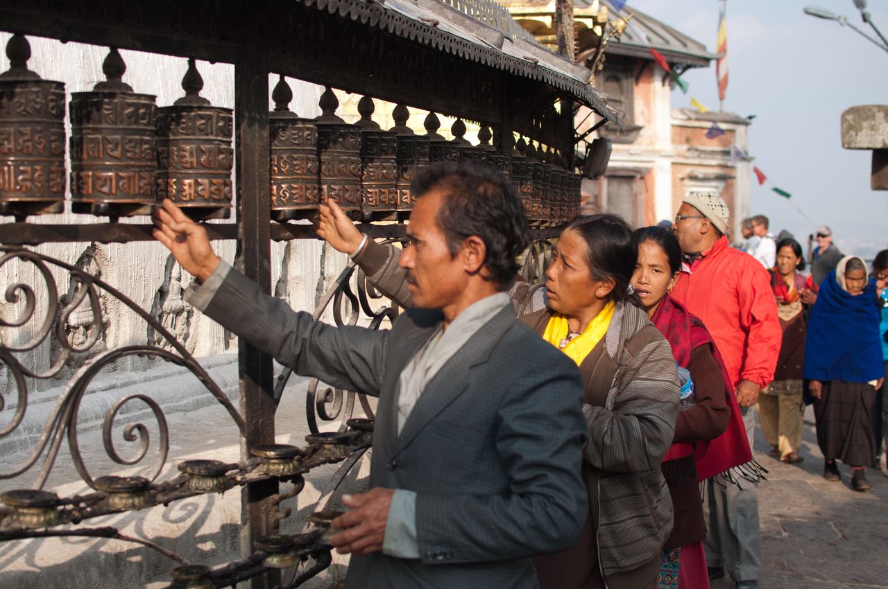 Besucher im Swayambhunath-Tempel Kathmandu