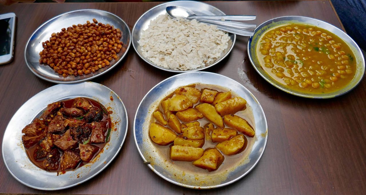 Lokales nepalesisches Essen in Patan